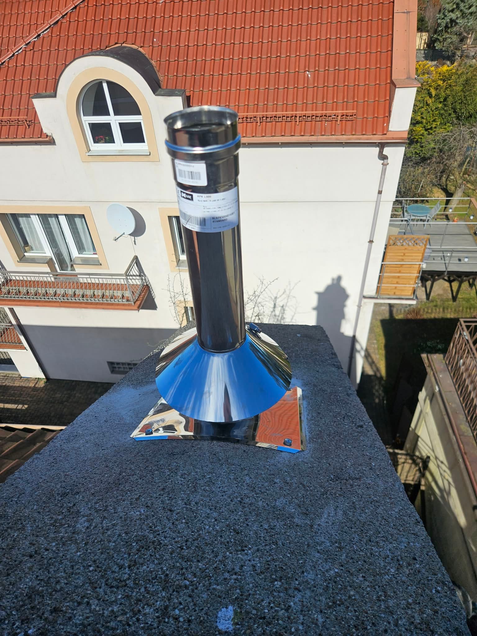 Montaż wkładu kominowego MK na kominie betonowym